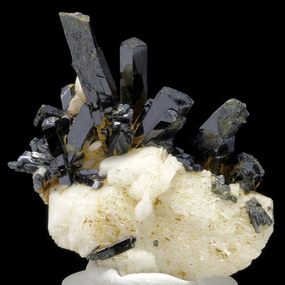 Действует силой волшебства